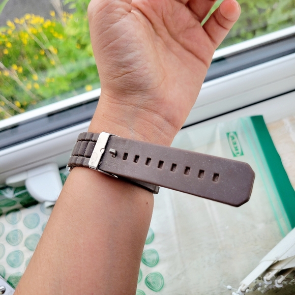 Classic Giorgie Valentian Watch - Picture 6 of 7